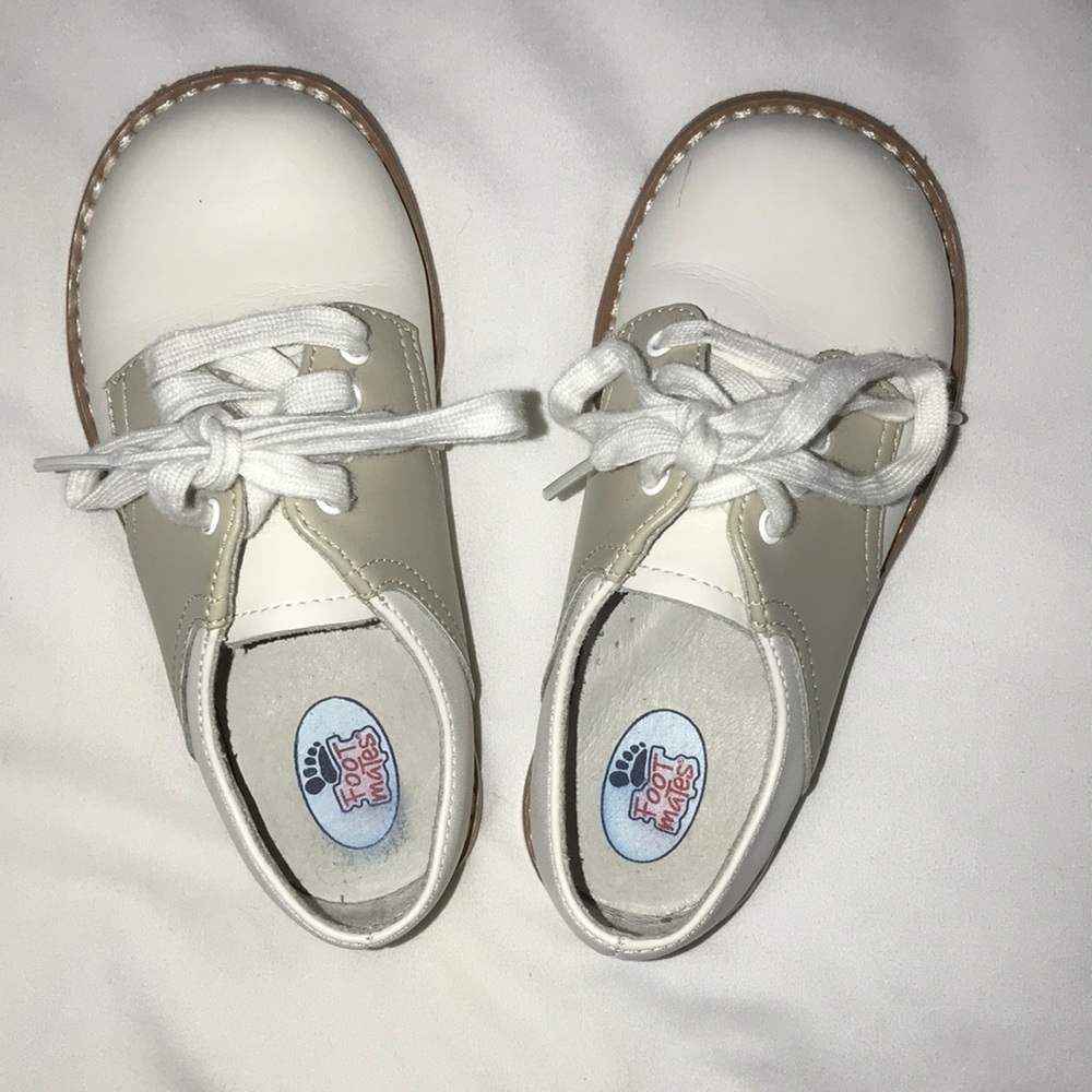 EUC saddle shoes size 9M, Footmates
